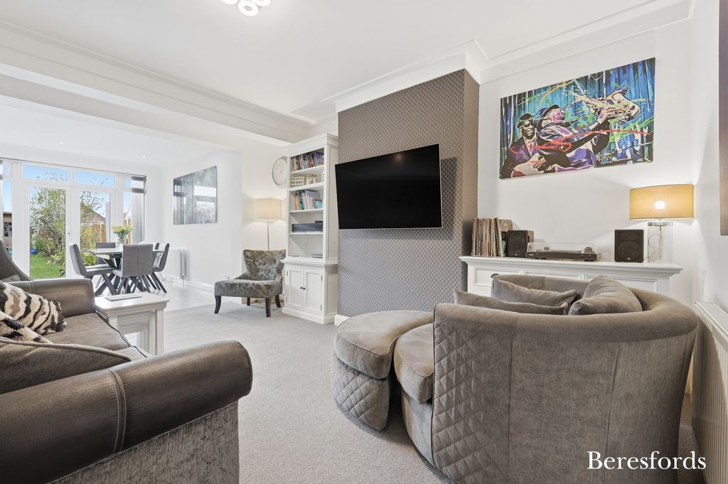 Property photo 3 of 45 Picture No. 11