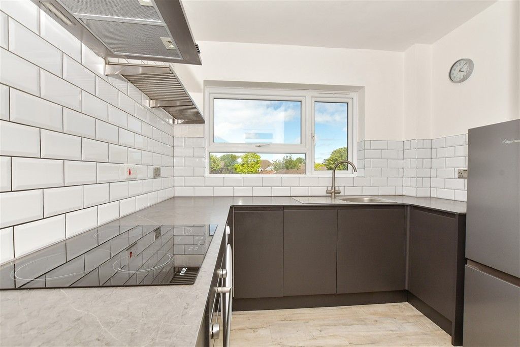 Property photo 3 of 12 Kitchen