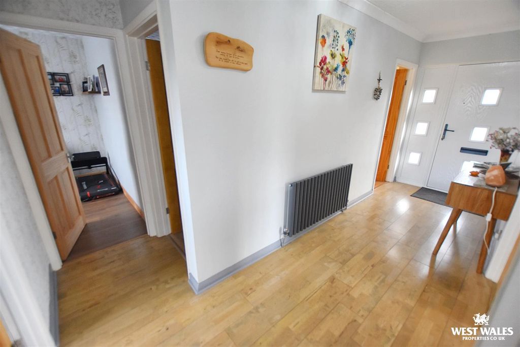 Additional image 16 of 3 bed detached bungalow for saleSilverstream Drive, Hakin, Milford Haven SA73