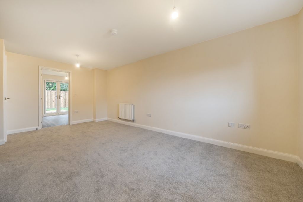 Property photo 3 of 11 Living Room