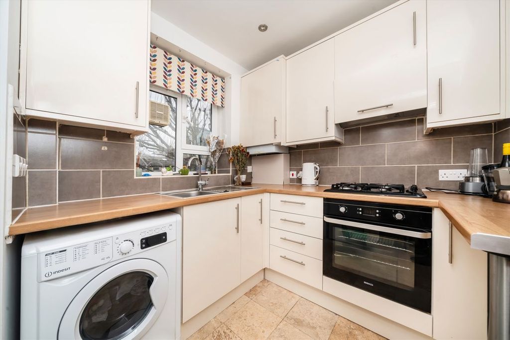 Property photo 2 of 5