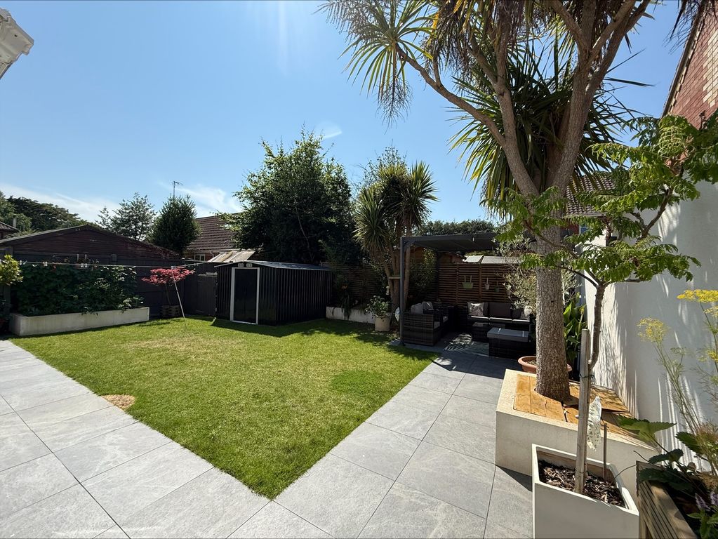 Property photo 2 of 20