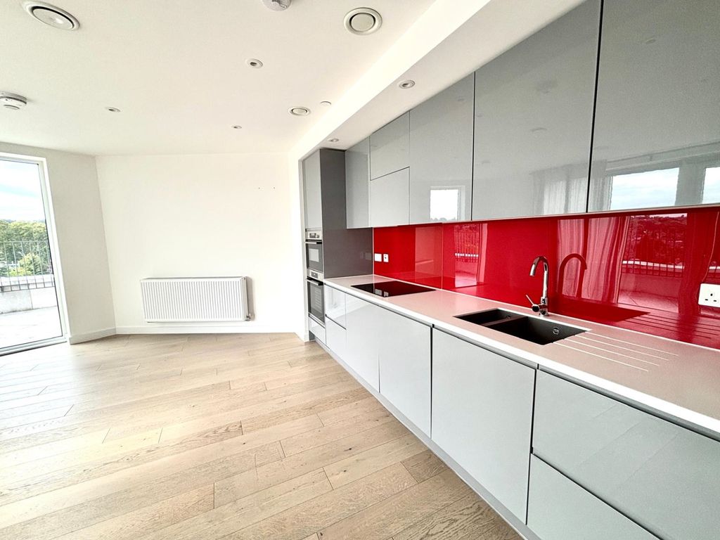 Property photo 3 of 13 Kitchen
