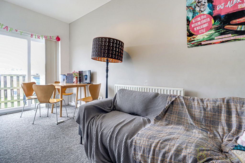 Property photo 2 of 12 Living Room