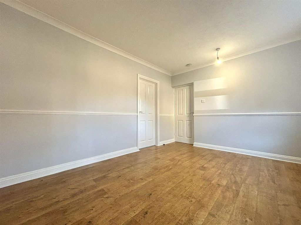 Property photo 2 of 6 Lounge.Jpeg