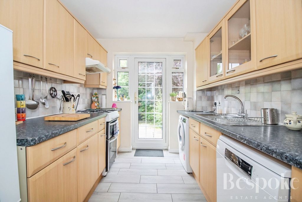 Property photo 3 of 24 Kitchen