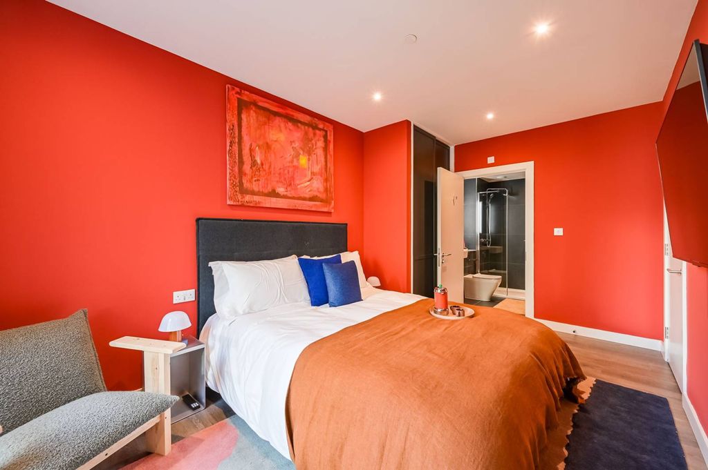 Property photo 3 of 44