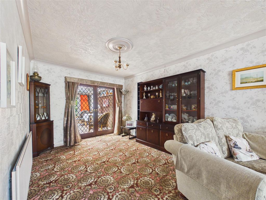 Property photo 3 of 13 Cam05451G0-Pr0179-Still010.Jpg