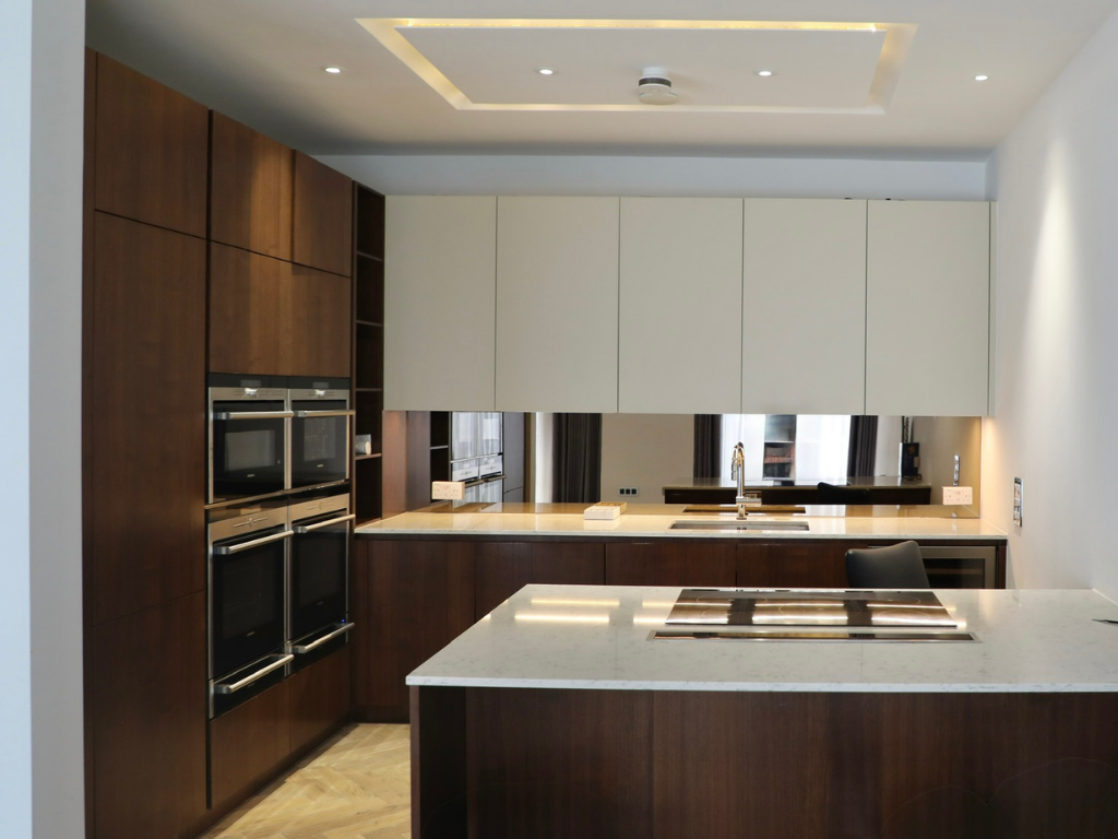 Property photo 3 of 11 Kitchen