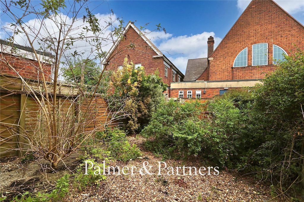 Property photo 2 of 16 Picture No. 17