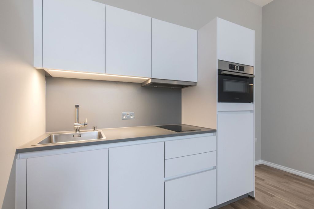 Property photo 1 of 10 Kitchen