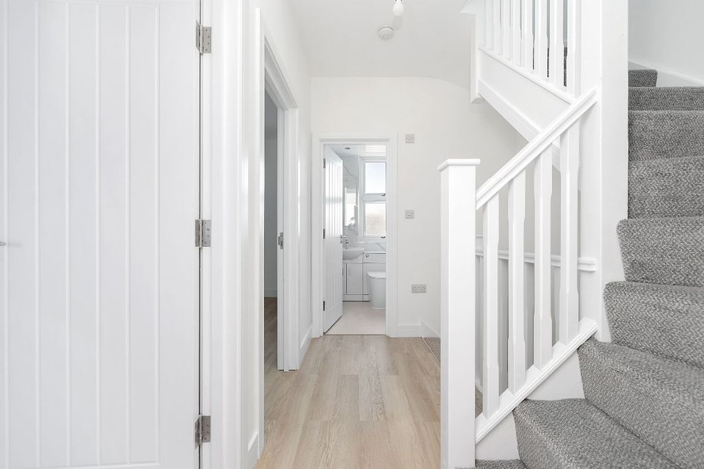 Property photo 2 of 29