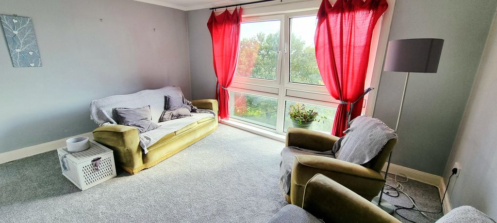 Property photo 3 of 9