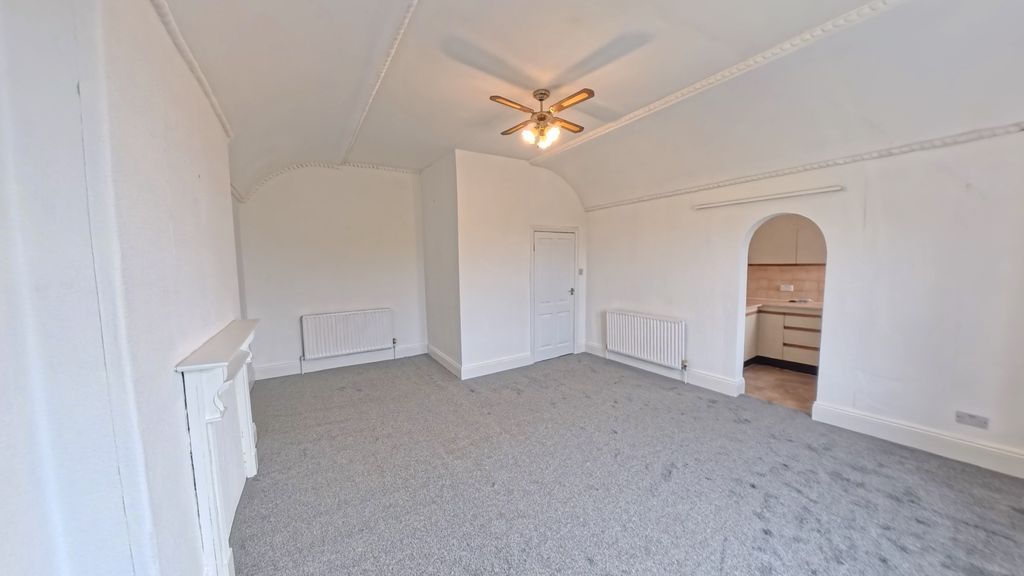 Property photo 3 of 10 Lounge View 2