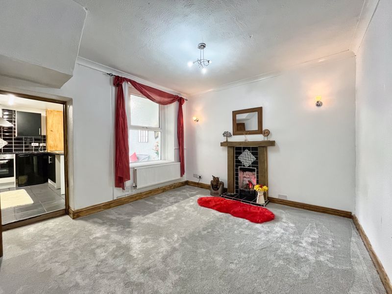 Property photo 3 of 44 Photo 8