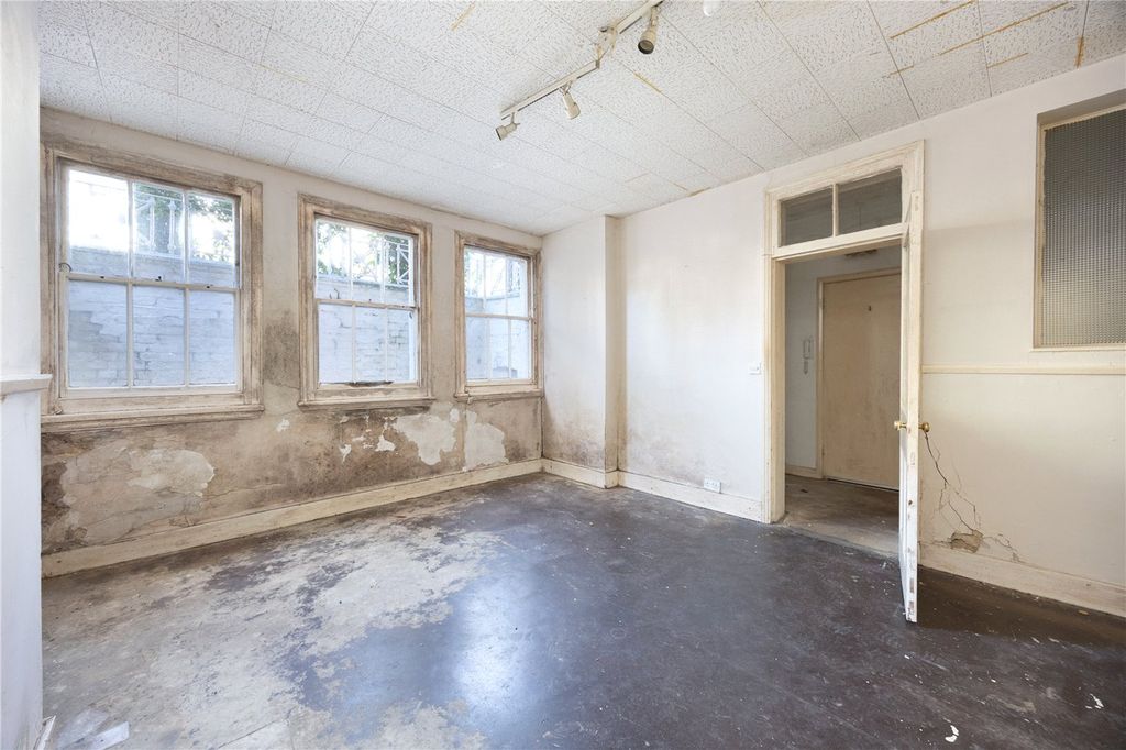 Property photo 2 of 8 Picture No. 03