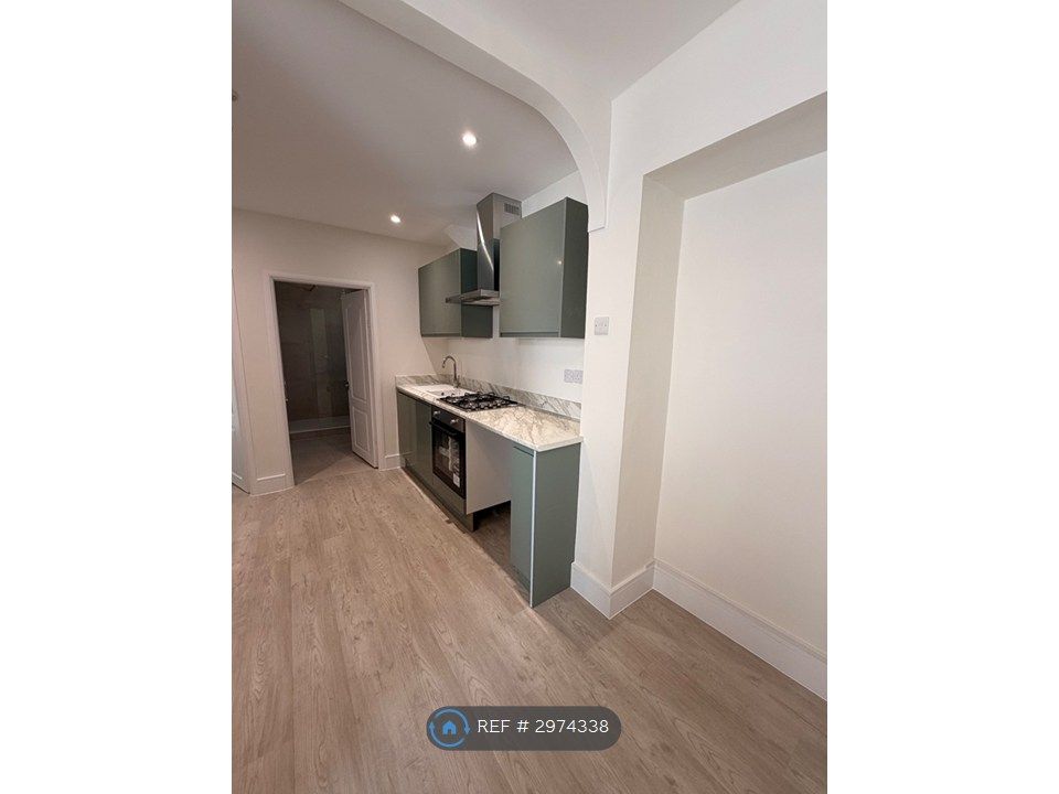 Property photo 1 of 11 Kitchen