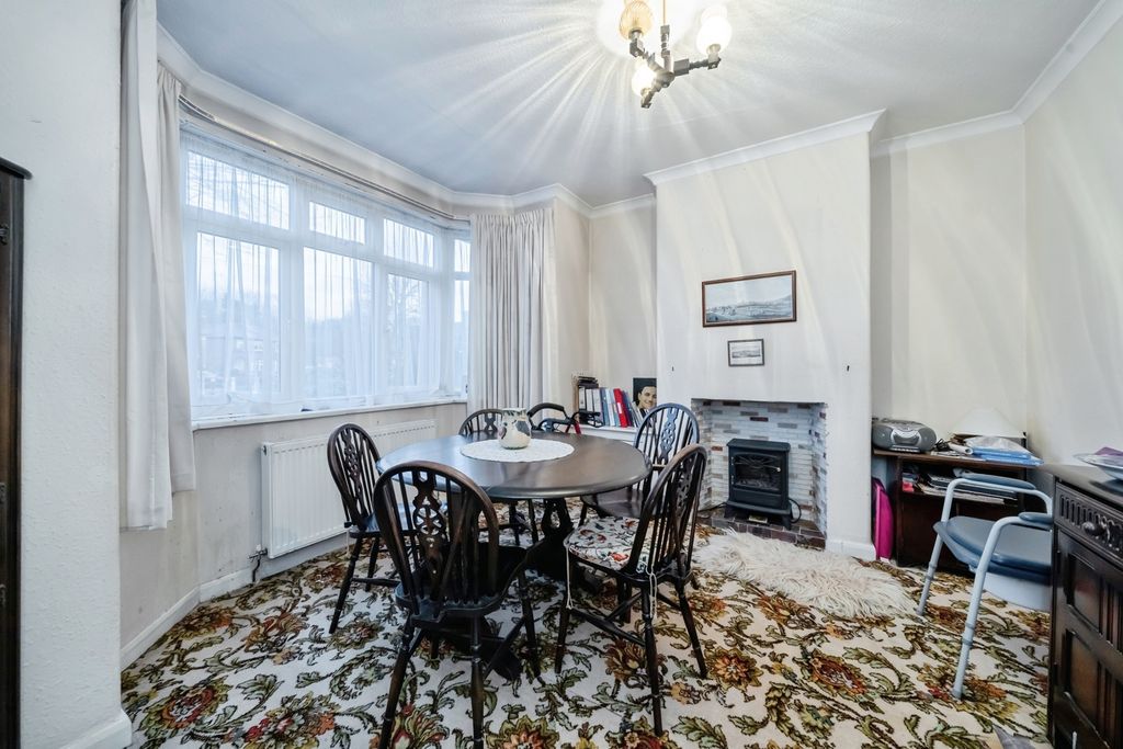 Property photo 3 of 19 Dining Room