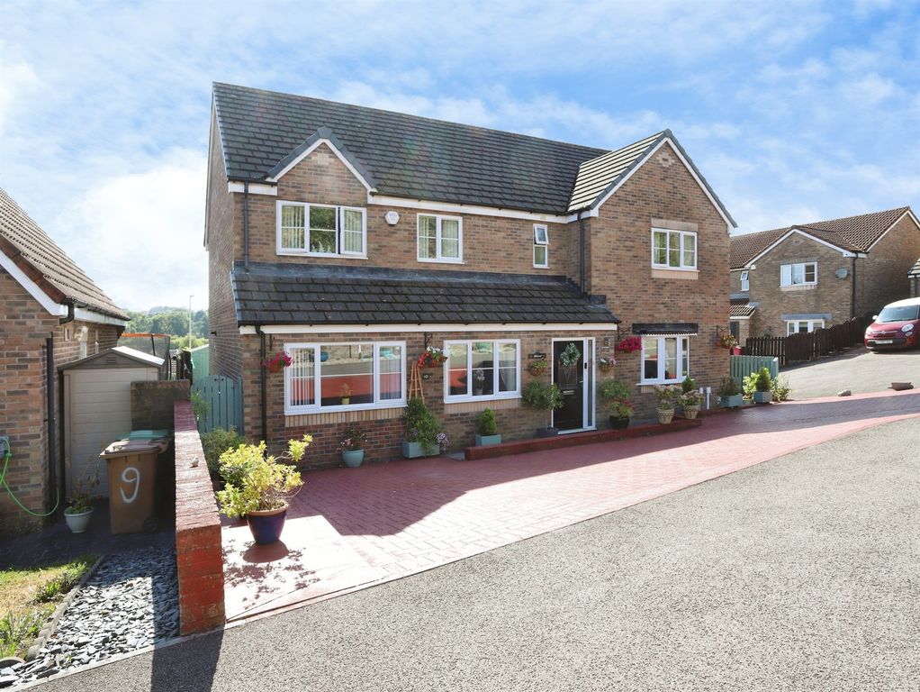 Property photo 2 of 41