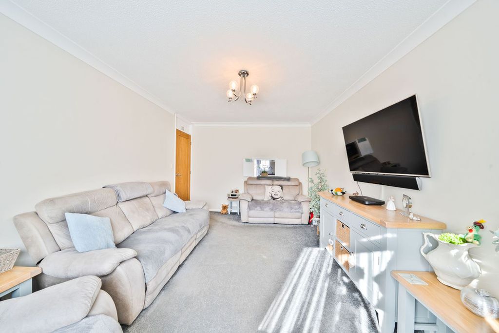Property photo 3 of 16