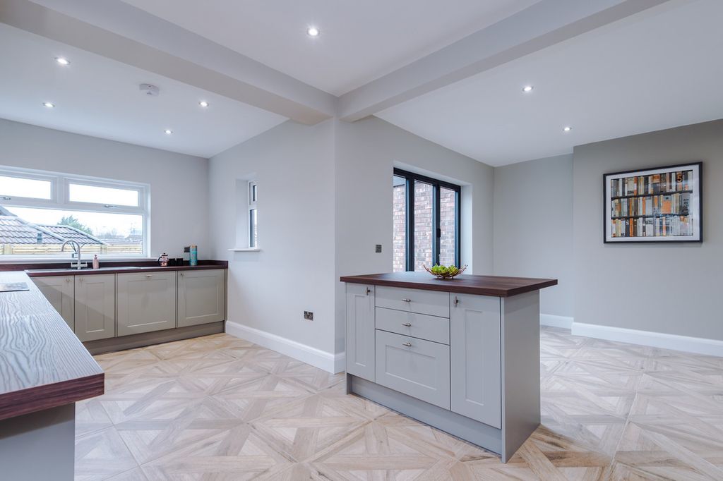 Property photo 2 of 37