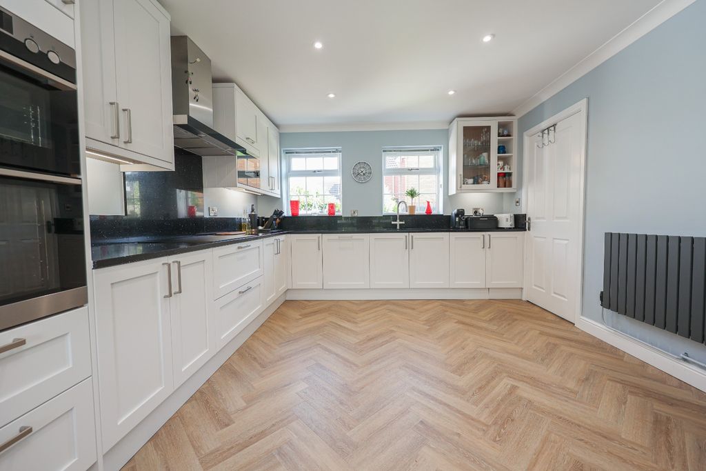 Property photo 2 of 30 5111123