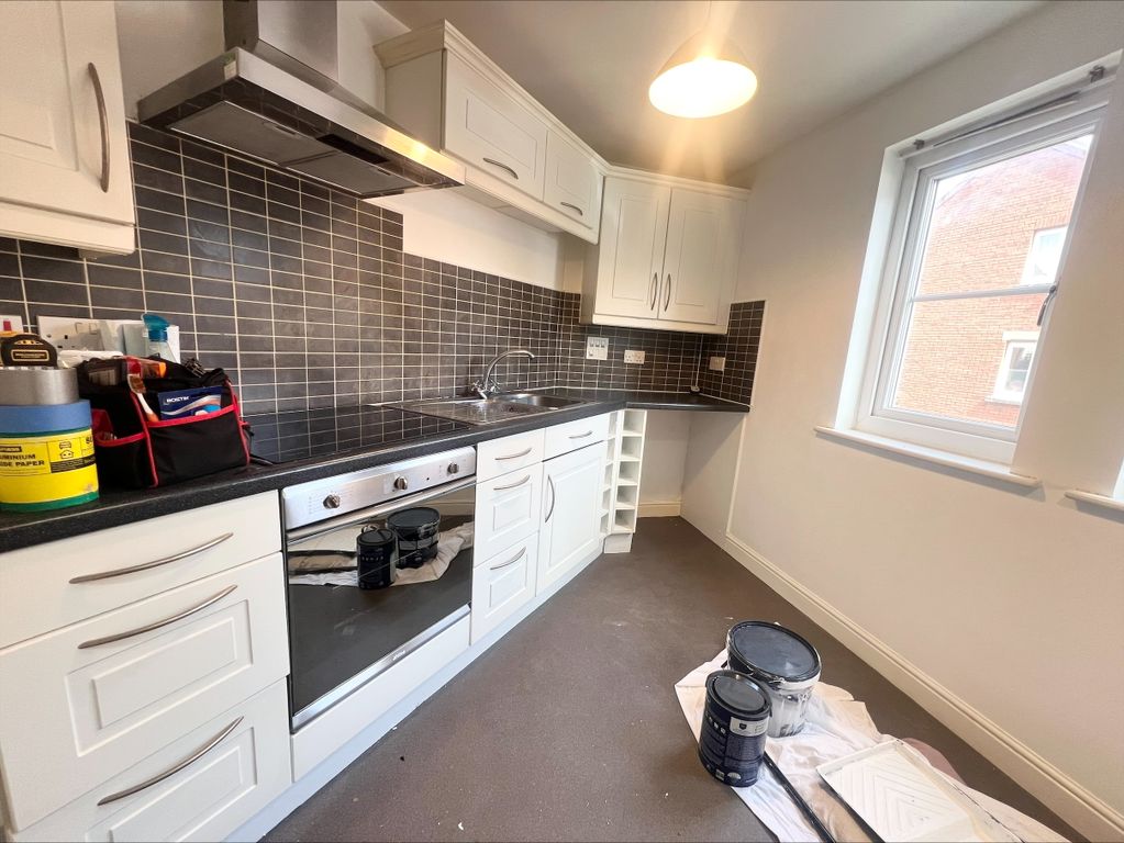 Property photo 2 of 9 Kitchen