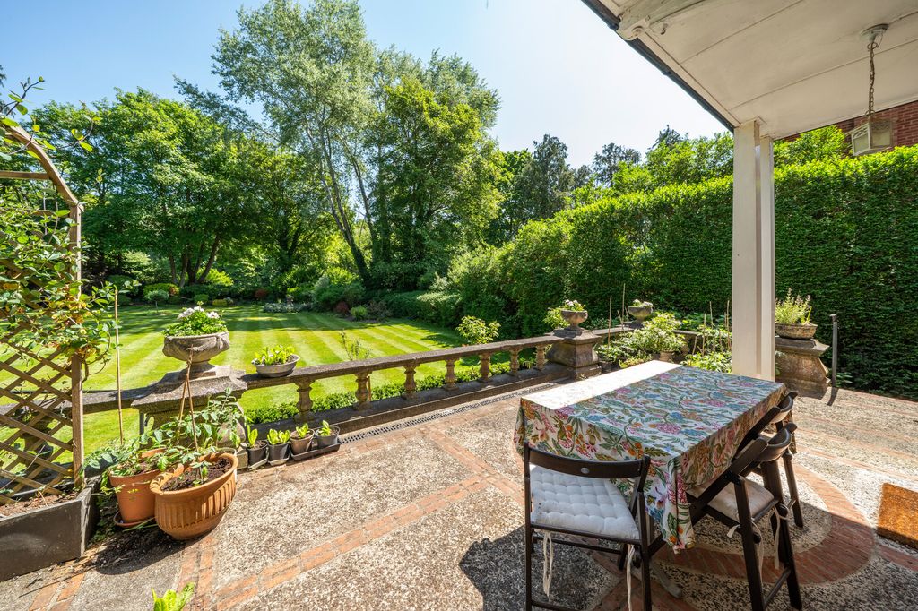 Property photo 3 of 11