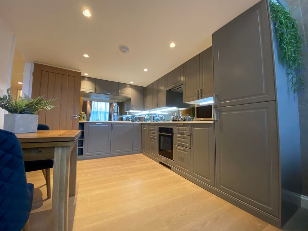 Property photo 2 of 19 Img_32950_8_Original.Jpg