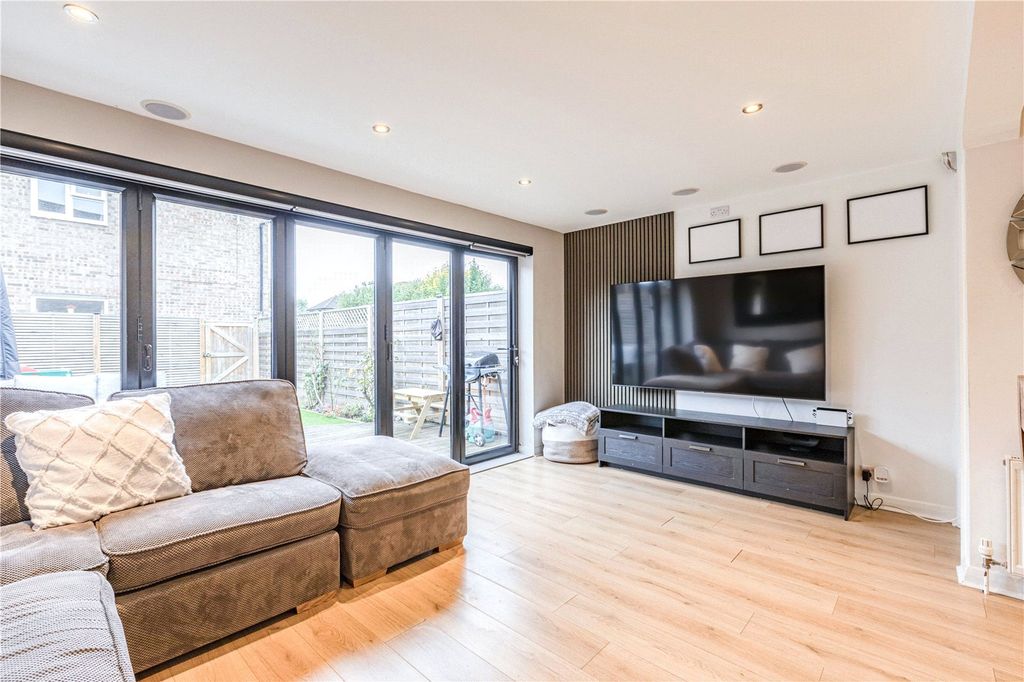 Property photo 1 of 21 Living/Dining Area