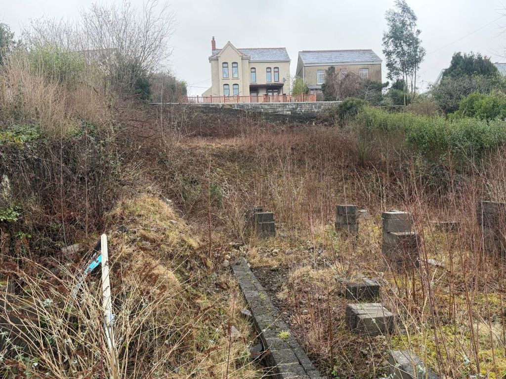 Property photo 2 of 8