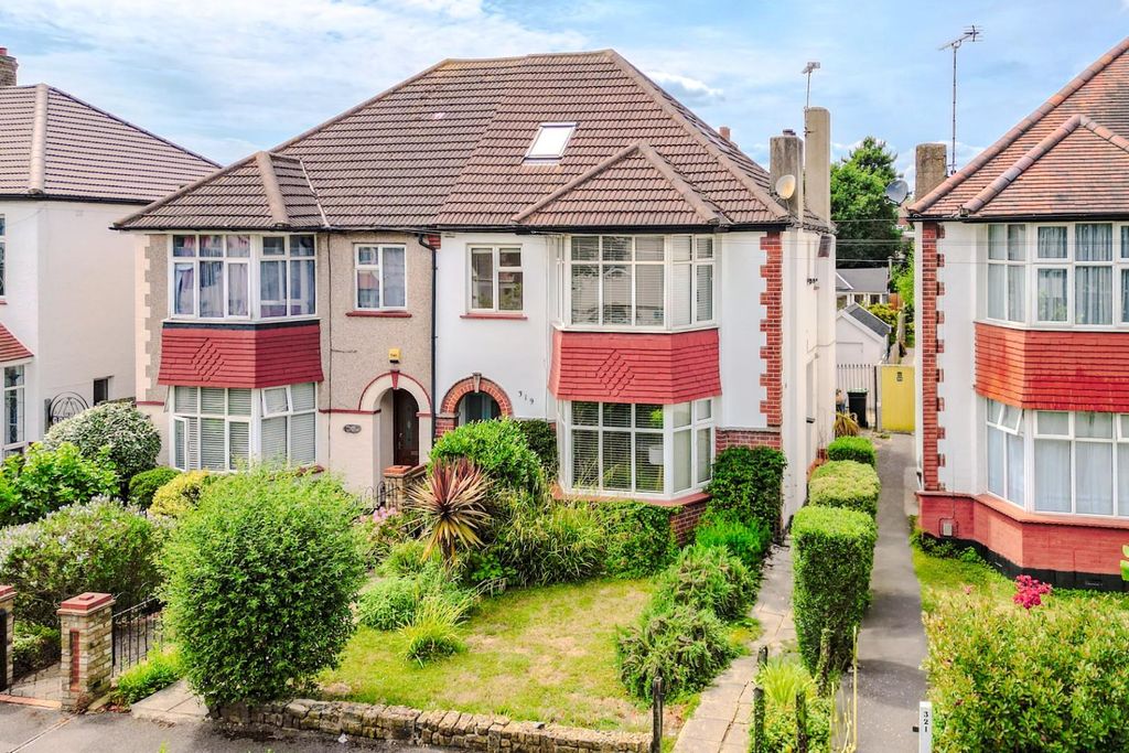 Property photo 1 of 16 Front