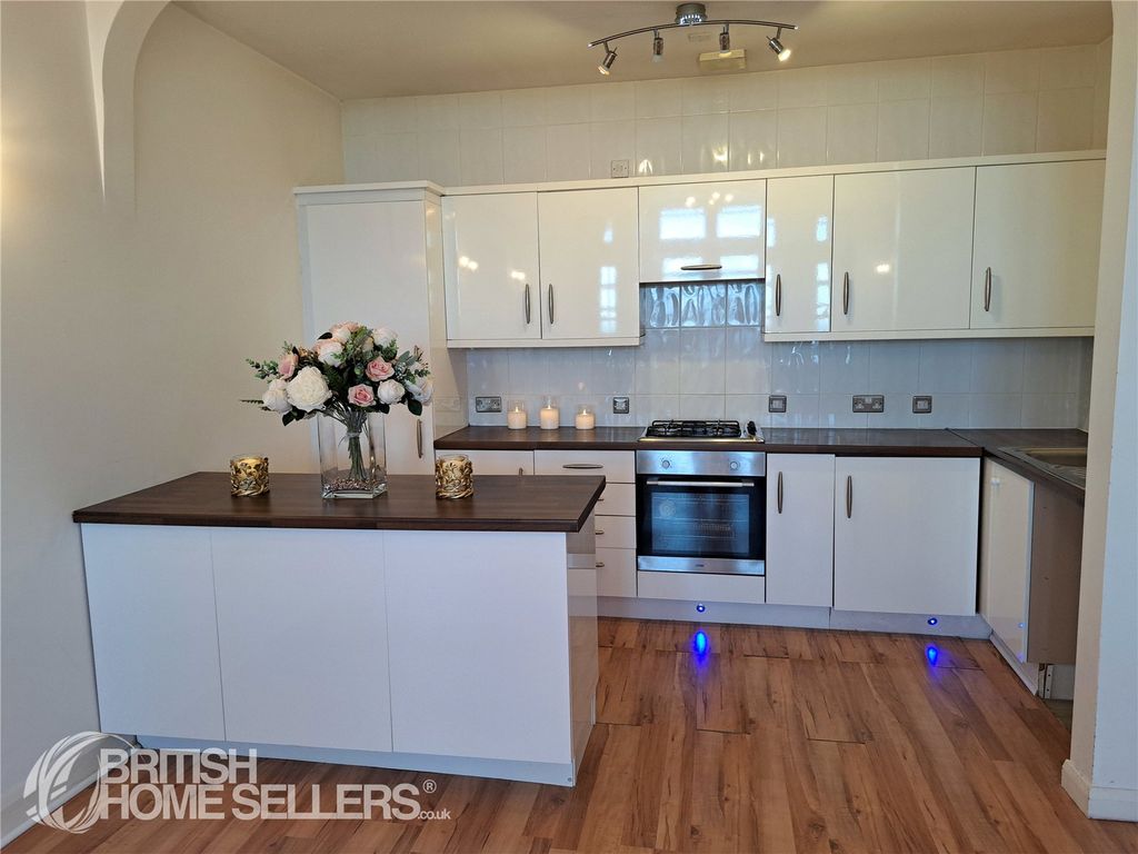 Property photo 3 of 25 Picture No. 09