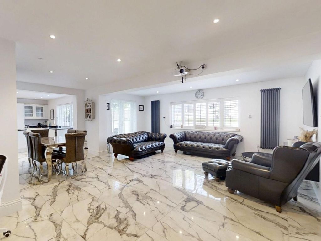 Property photo 2 of 15 Talbot-Crescent-06062025_084229.Jpg