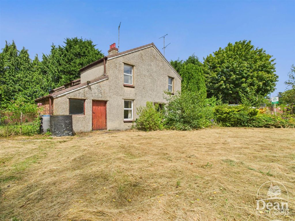 Property photo 2 of 21
