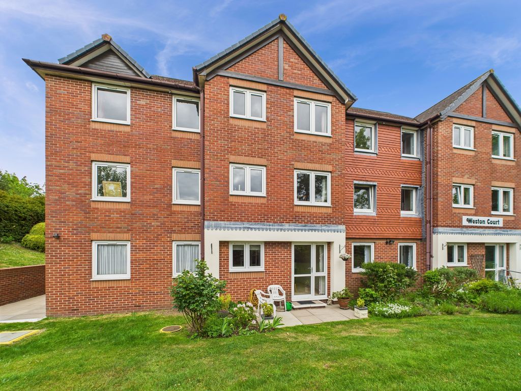 Property photo 2 of 12