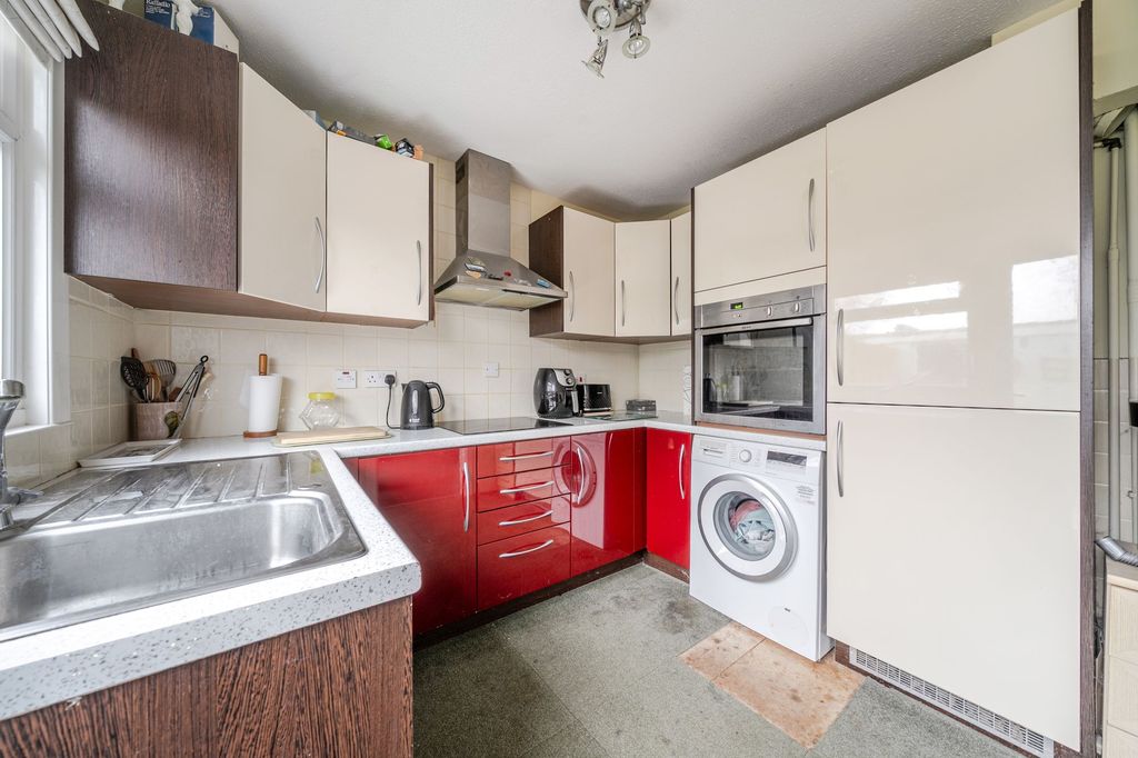 Property photo 3 of 13 Kitchen