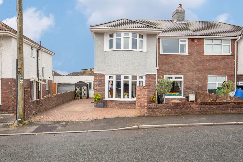 Property photo 1 of 39