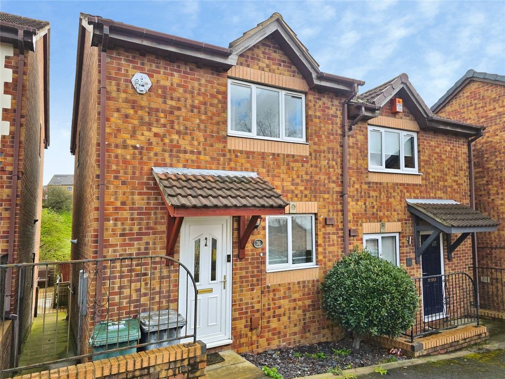 Property photo 3 of 32 Picture No. 12