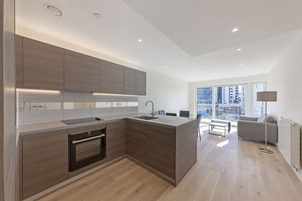 Property photo 2 of 9 Kitchen