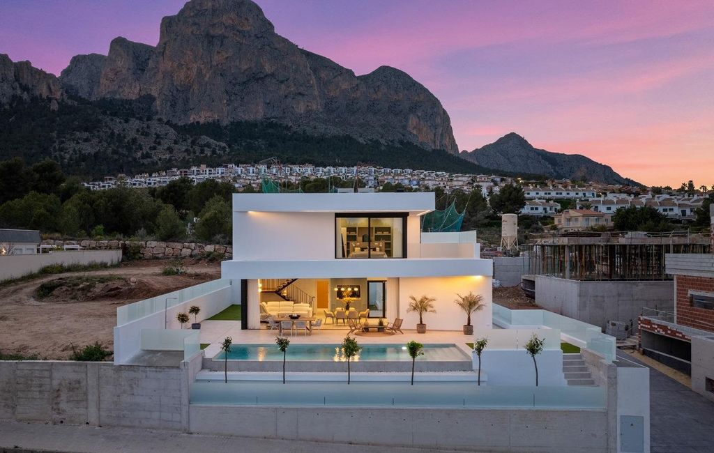 Property photo 3 of 50