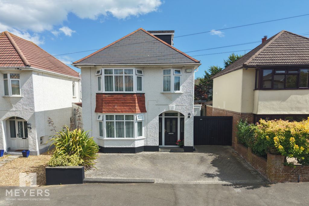 Property photo 1 of 34