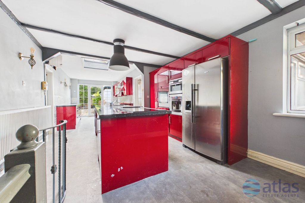 Property photo 3 of 22 Kitchen