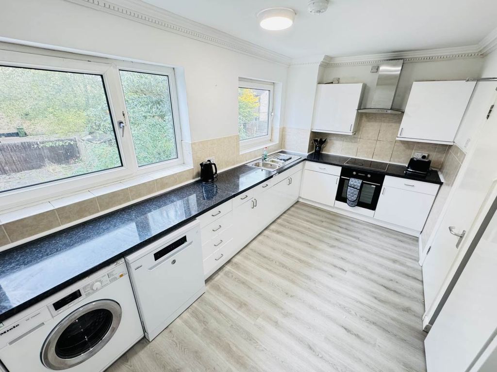 Property photo 3 of 6 Img_1597