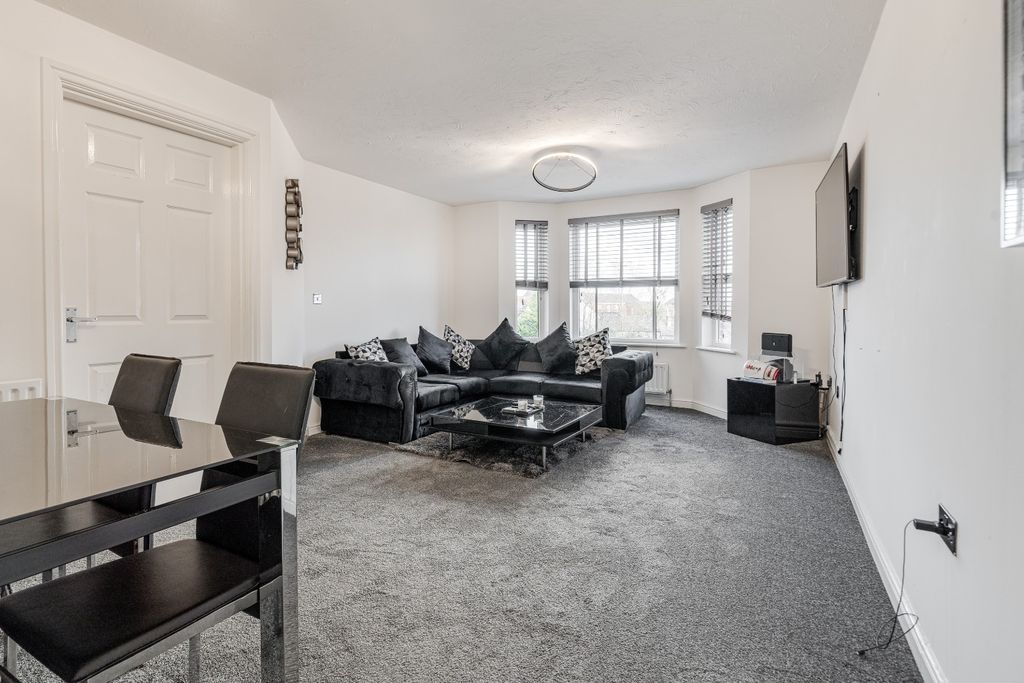 Property photo 3 of 16 37780011