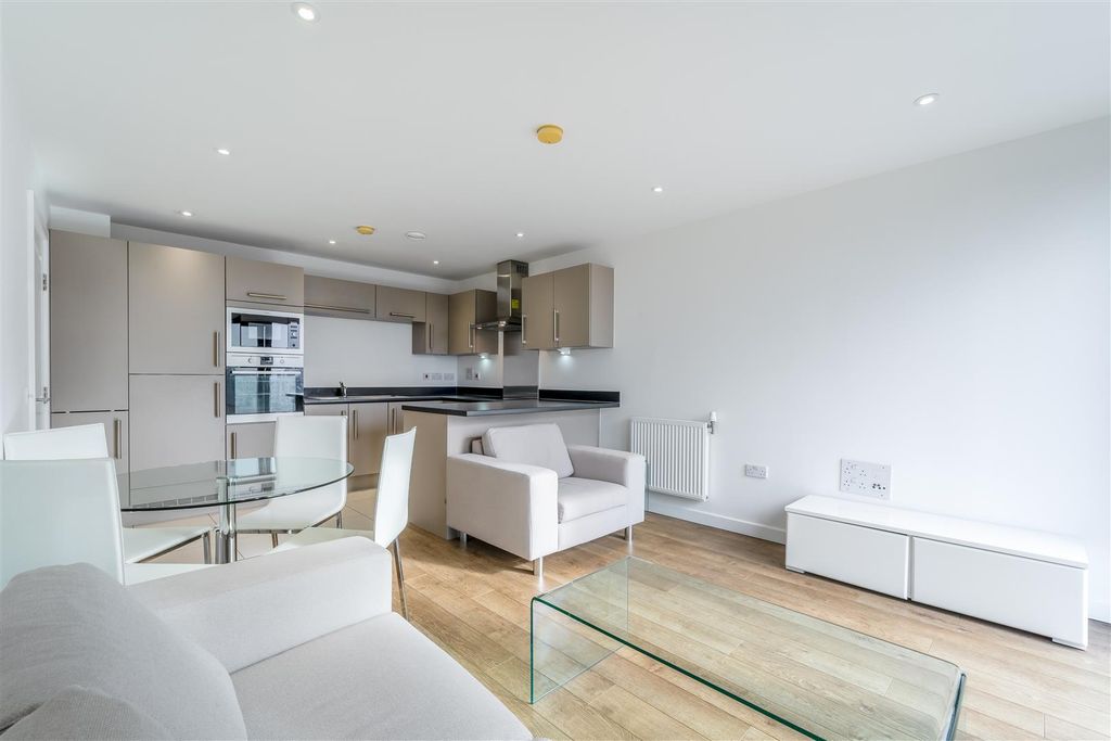 Property photo 2 of 16 Reception Room