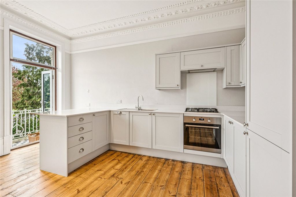 Property photo 2 of 15 Picture No. 23