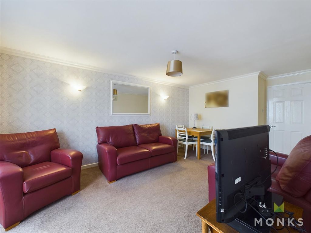 Property photo 2 of 14 Cam01420G0-Pr0567-Still001.Jpg