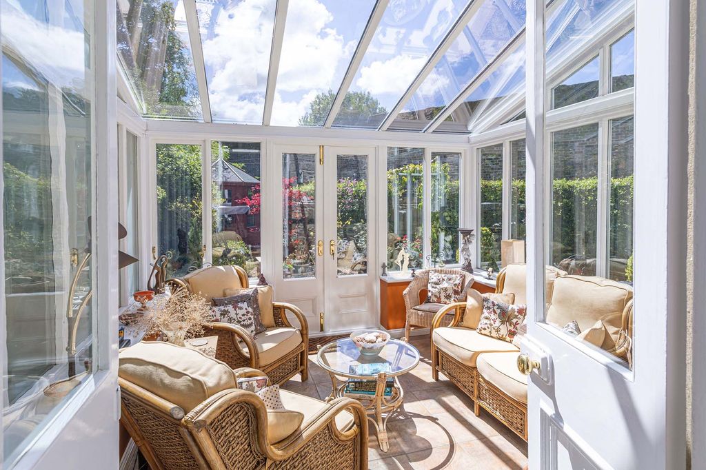 Property photo 2 of 24