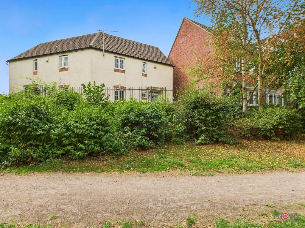 Property photo 1 of 32
